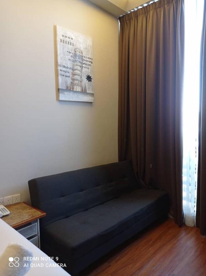 The Riverbank Hotel Kuantan Esterno foto