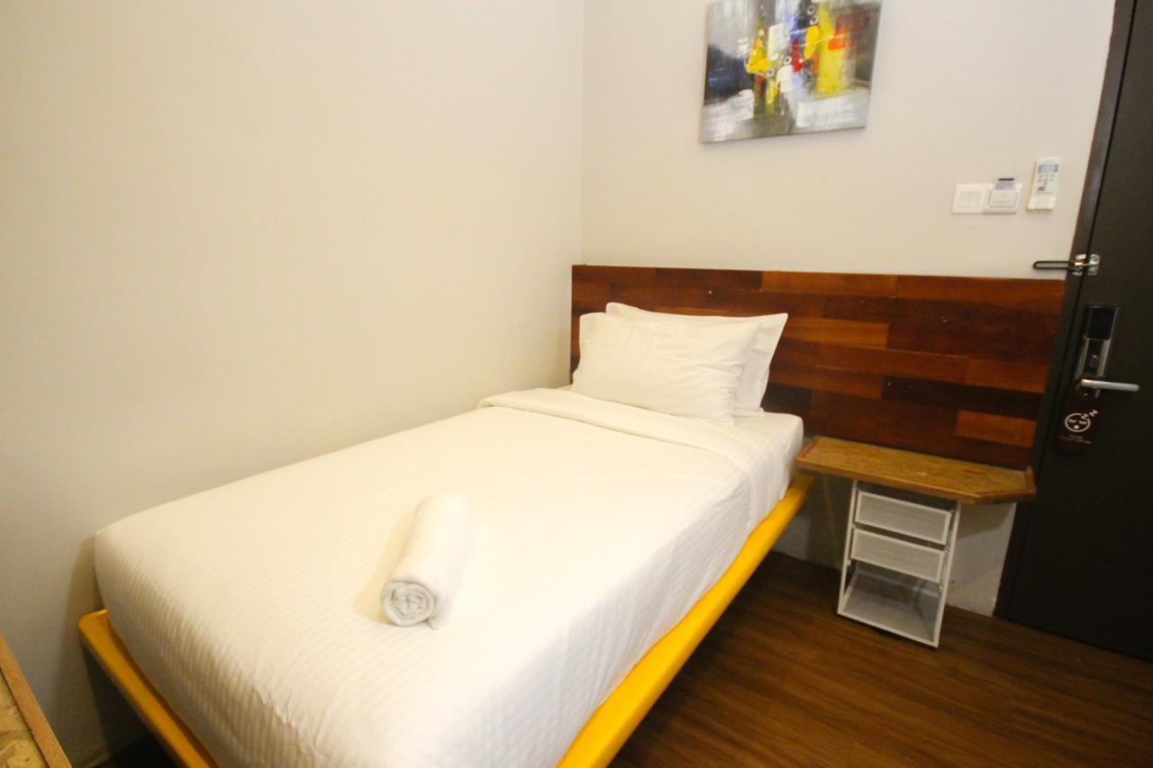 The Riverbank Hotel Kuantan Esterno foto